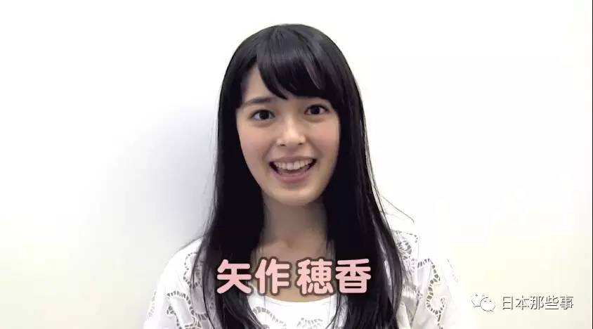 前几天还在说她没资源没作品 现在她就签了最出名的事务所