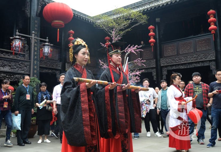 90后办汉式婚礼:剪下头发缠在一起当信物|婚礼