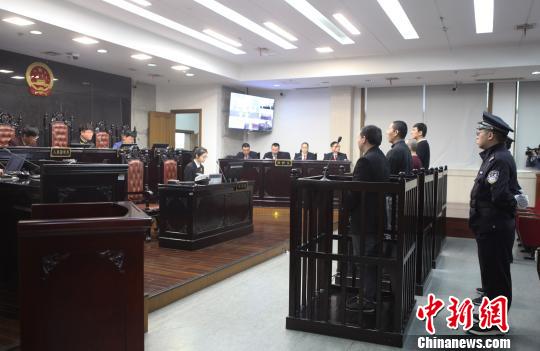 图为:庭审现场。 鹿轩 摄
