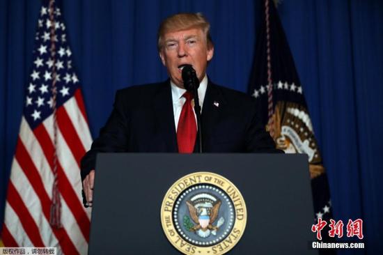 美国总统特朗普随后就此次空袭发表讲话,称“攸关国家安全利益”。叙利亚国家电视台则回应称:这是美国的“侵略攻击”。
