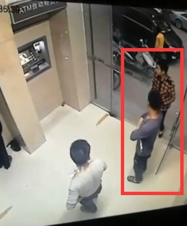 广东汕头ATM机前杀人案:嫌犯怕影响抢劫先捅
