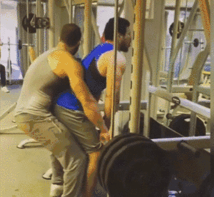 不得不说健身房里人才多,每天精彩的表演也不容错过!