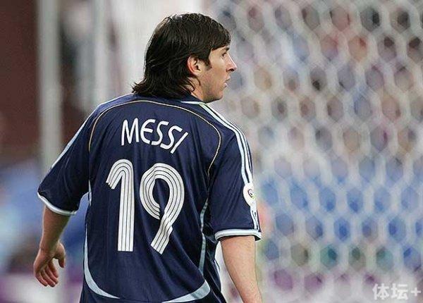 号码传奇:梅西穿30号C罗穿28号 老马穿过16号