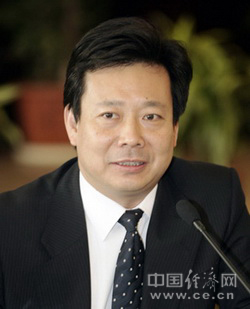 李群任山东省常务副省长(图|简历)|李群|山东|副