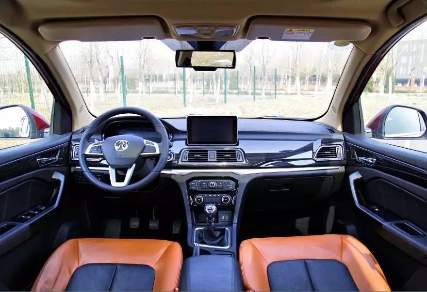 在车里搞点小事情,没一台7座MPV还真不行