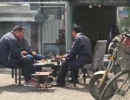 济南75个街道露天烧烤考核排名出炉 记者调查:还有烧烤摊顶风而上