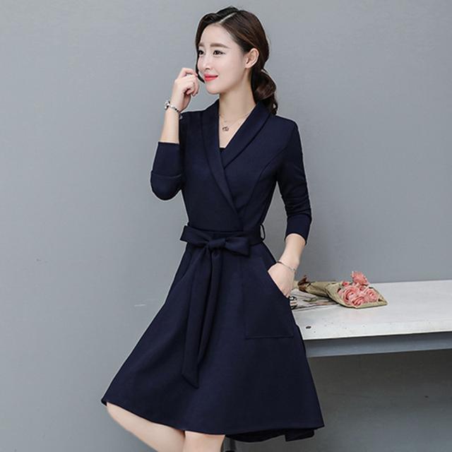 裙子太短怕走光太长又拖拉,连衣裙齐膝就刚好