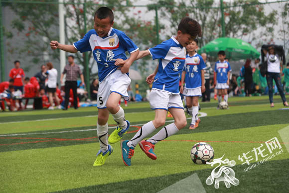 重庆市青少年足球锦标赛U10组开赛|冲击|足球