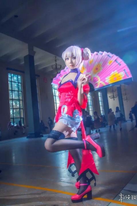 《王者荣耀》小乔真人版出场 粉粉cos秀萌萌少女心