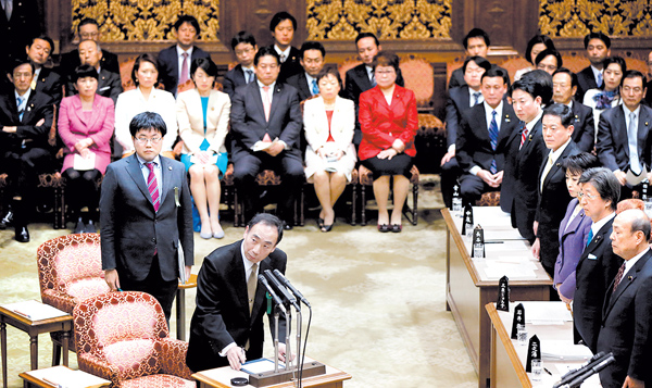 3月23日，日本大阪市学校法人、森友学园理事长笼池泰典被传唤到国会作证，就“地价门”接受议员们的质询。