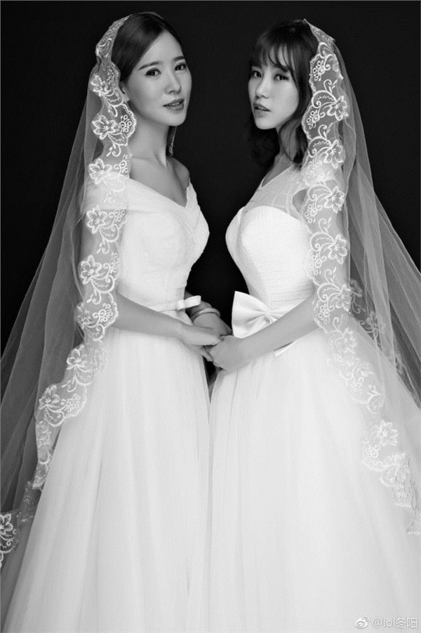 秒播婚纱_婚纱情侣头像(3)