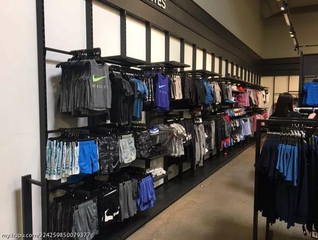 带你亲身体会一下美国Nike专卖店:不比不知道，一比吓一跳