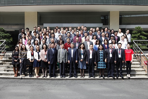 1F2S-fyepsch1979307.jpg
