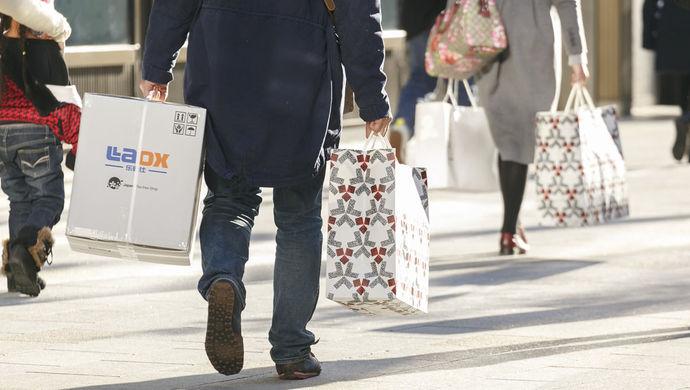 一年1万亿元,大陆游客在境外为何这么舍得花钱