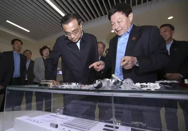 这家企业把血液透析费用降低1\/3, 总理竖起大拇