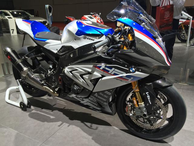 解读宝马最新高能摩托赛车HP4 RACE