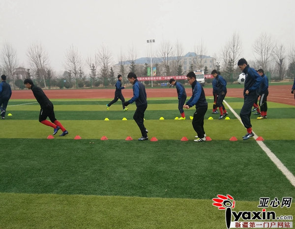 青岛市崂山二中内高班足球队民族团结故事多|