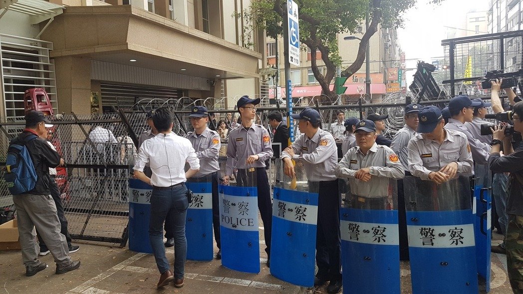 反年改团体喊"不服从" 盼蔡当局照"太阳花"公平对待