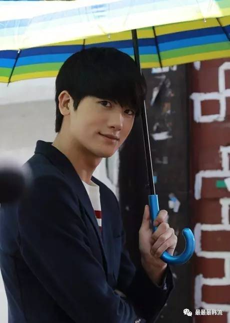 豪门出身却患抑郁症,他如何从爱豆蜕变成演员