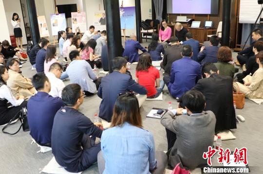 管理大师彼得·圣吉给浙商上课 徐瀚文 摄
