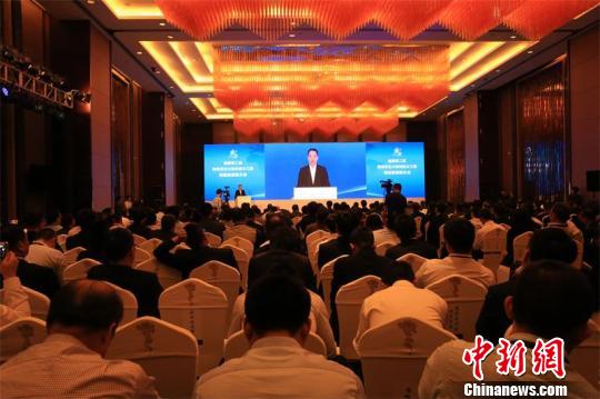 南充五大板块重大工程项目投资推介会现场。 王爵 摄