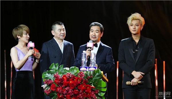 “出轨门”后白百何为范冰冰颁奖 获奖作品亮了