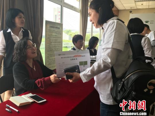 阅读马拉松挑战赛现场。 牛妍 摄
