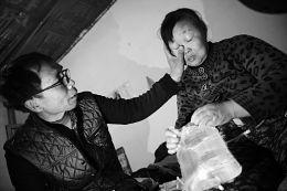  有时妻子想放弃治疗，潘师傅都鼓励她要有信心。