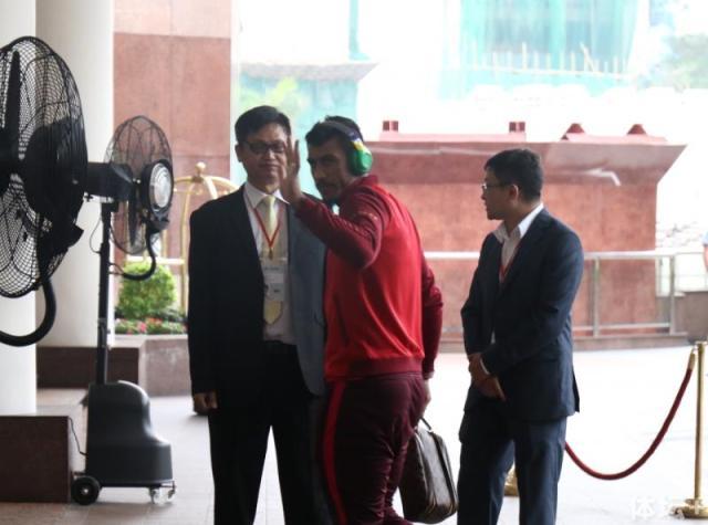 东方主场战恒大目标一分 聘150名保安防球迷冲