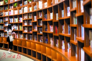 图书+咖啡自助雅一回 佛山智能图书馆去年爆发式增长