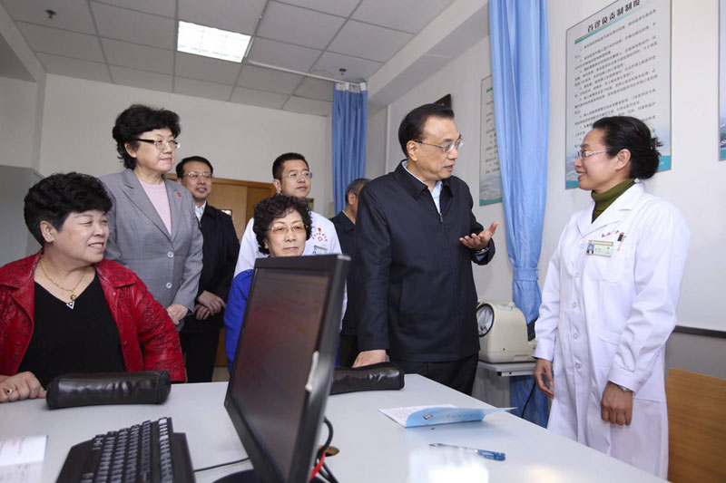 【原声】李克强谈医养结合:保障老有所养老有