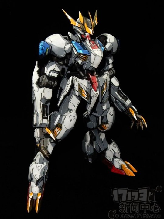 三次元变二次元!日本玩家涂装漫画风高达模型