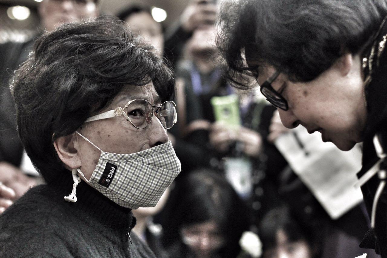 组图 |“林妹妹”王文娟泪别“宝哥哥”徐玉兰:玉兰大姐，您走好!