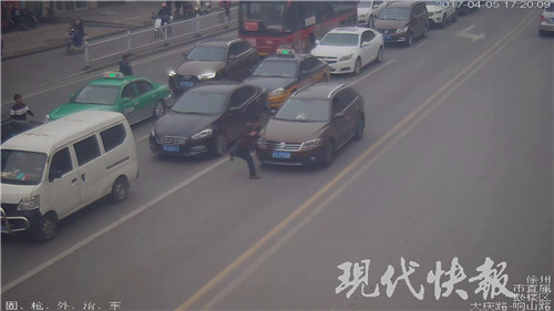 “鬼探头”事故接连发生,多是非机动车和行人的错|机动车|事故|人行横道_新浪新闻