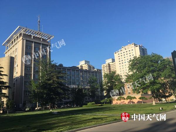27日清晨，北京天气晴好。