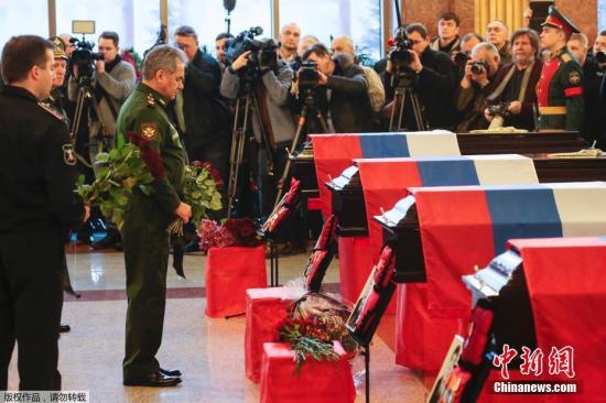 资料图：当地时间1月16日，俄国防部失事飞机图-154遇难者葬礼举行。