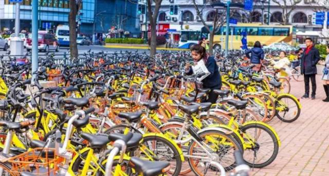 禁止共享单车进小区,有居民和保安动了手,申城