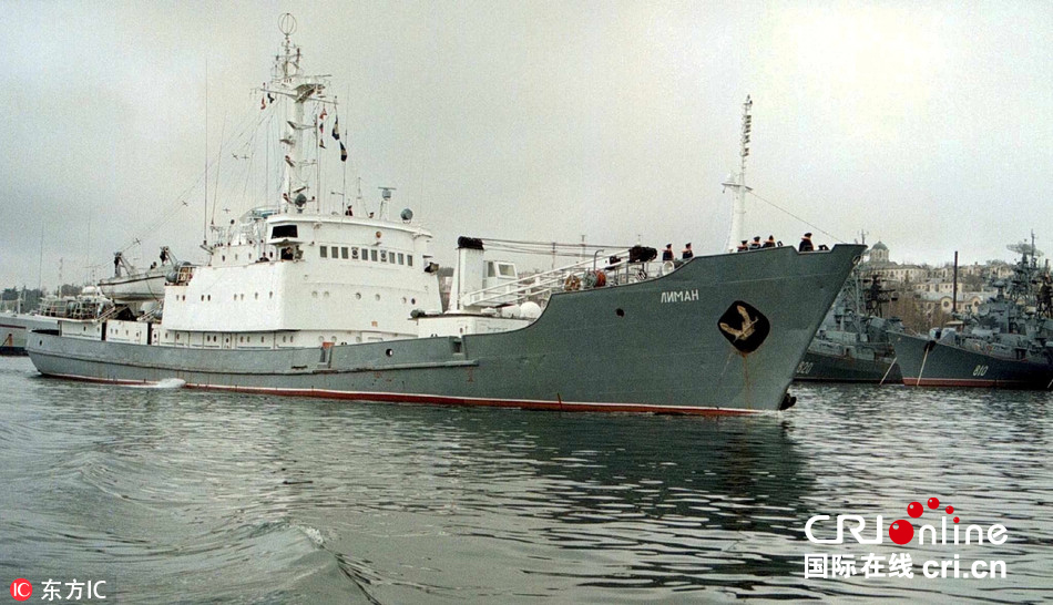 俄海军舰船在黑海海域与货船相撞后沉没(图)