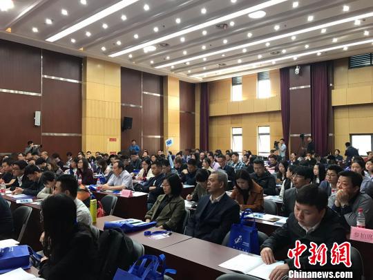 图为2017年浙江省春季科技成果竞价(拍卖)会现场 方堃 摄