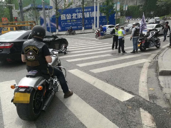 改装摩托车噪音扰民 江北警方重拳 消音 |摩托车
