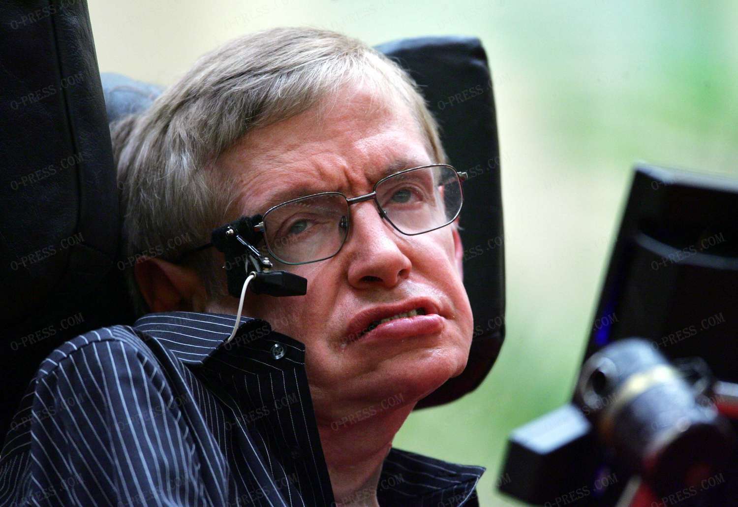 霍金最新演讲:即使它终结人类,人类也别无选择_财经头条