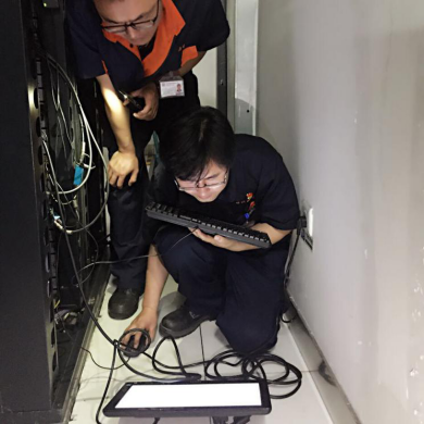 地铁机械师假日保通行--访北京地铁综合维修