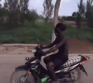 搞笑gif:妹子你这表情是