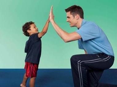 作为家长,应该如何正确引导孩子对足球的兴趣