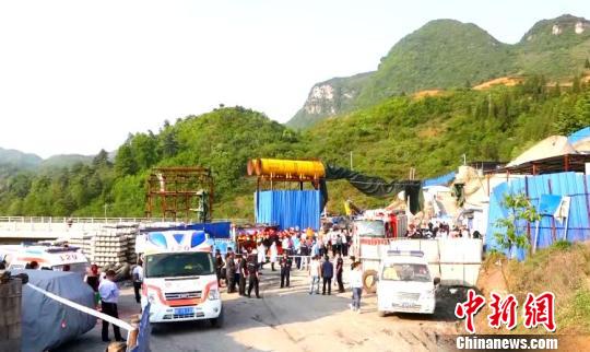 圖圖為救援現(xiàn)場(chǎng)視頻截圖?！垈?攝。