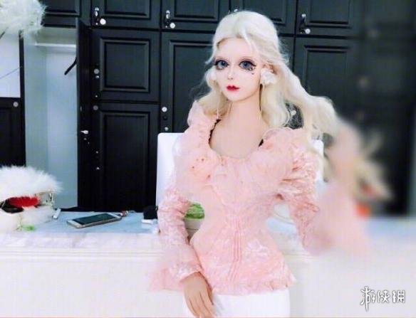 网红芭比迪丽拉直播卸妆对比辣眼睛 被吐槽还