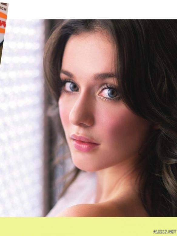 乌克兰混血名模性感写真照 甜美脸蛋神似angelababy