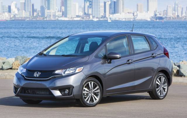 飞度GK5中期改款配矩阵式LED大灯 前脸神似兰博基尼