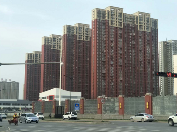 （西安万科城·燕园项目因商业配套变更为住宅等问题引发争议  摄/刘敏）