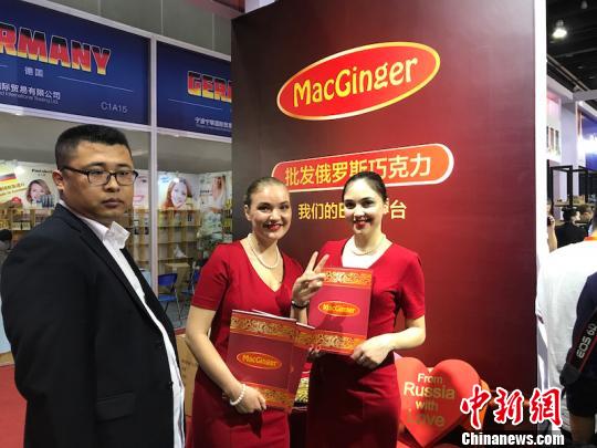 义乌进口商品博览会上常见的一幕(图3)